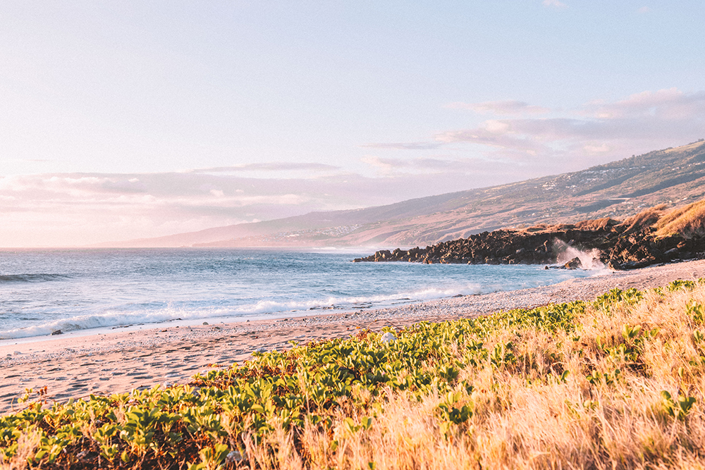 La Réunion bietet lange Strände 
mit schwarzem oder weissem Sand und eine vor Haien geschützte Lagune. 
