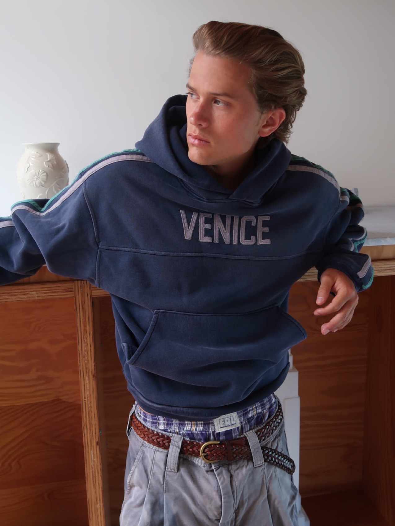 Deacon Phillippe en hoodie Venice